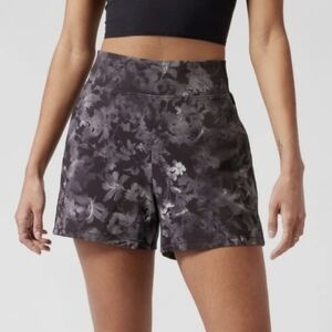 Athleta Brooklyn Printed Shorts in the "Lumen Floral Black Size 16